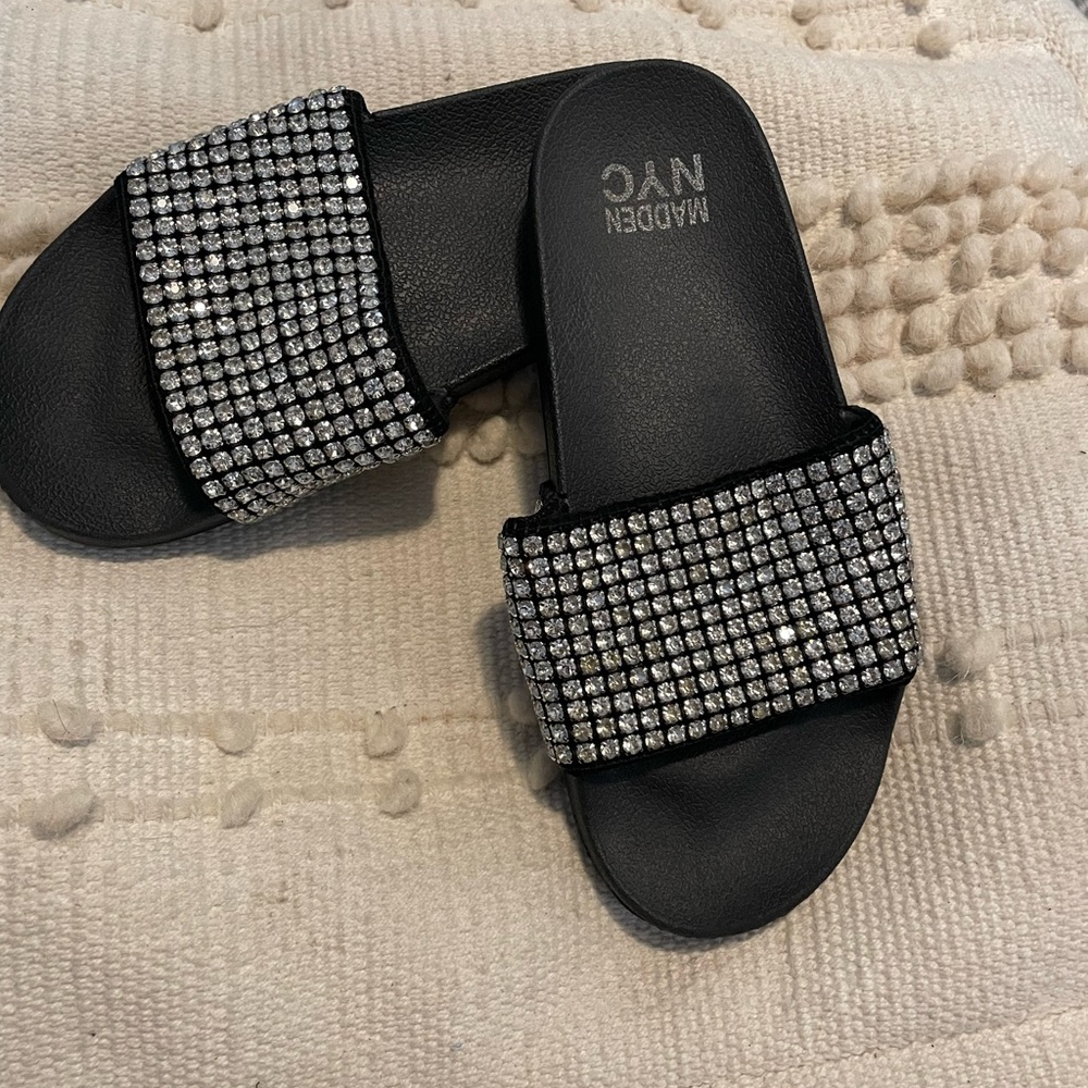 NYC Madden slide Sandler size 6